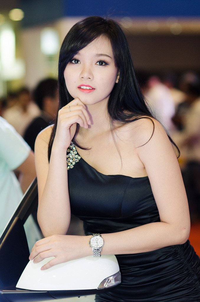 年轻的母亲无删减